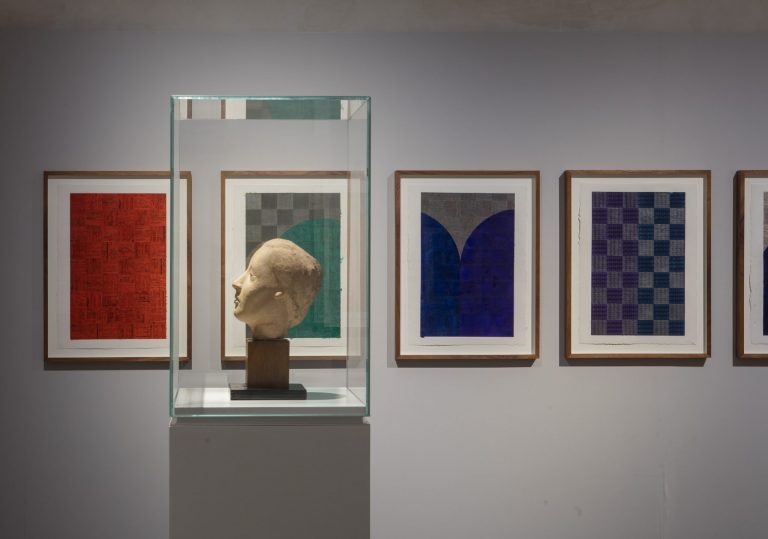 mostra modern ancient brown