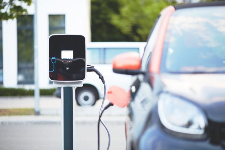 crescita auto elettriche