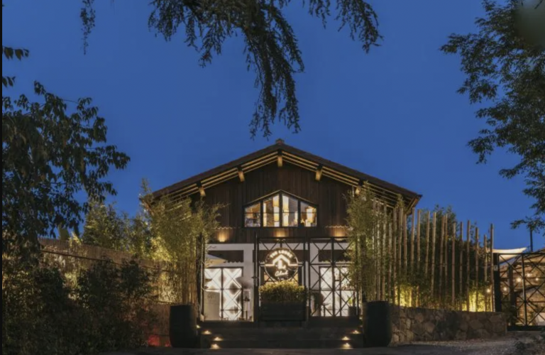 The Lodge Club