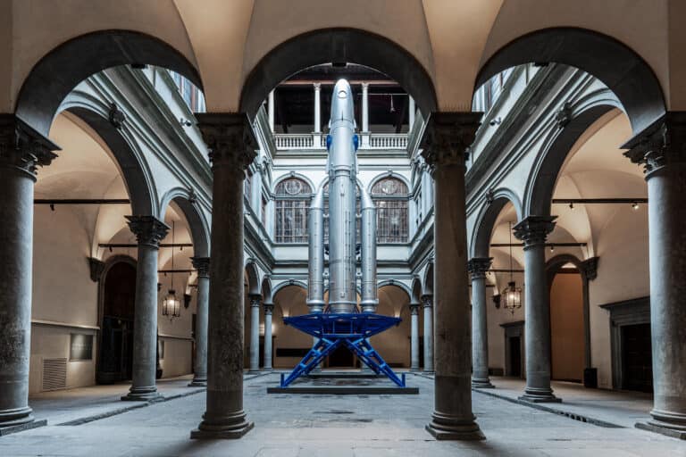 La mostra "Reaching for The Stars"