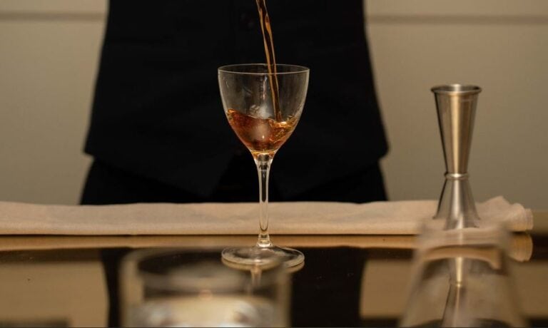 701 il temporary secret bar all'interno di una suite della Lungarno Collection