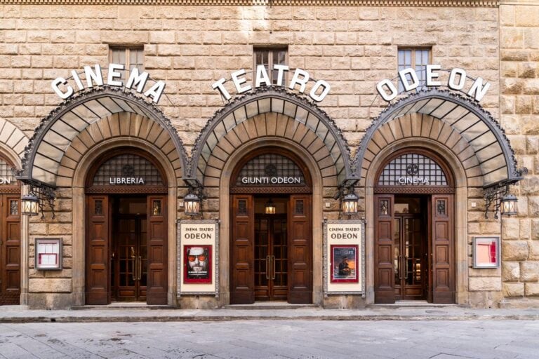 "Libreria Cinema Giunti Odeon: Un Luogo Unico a Firenze
