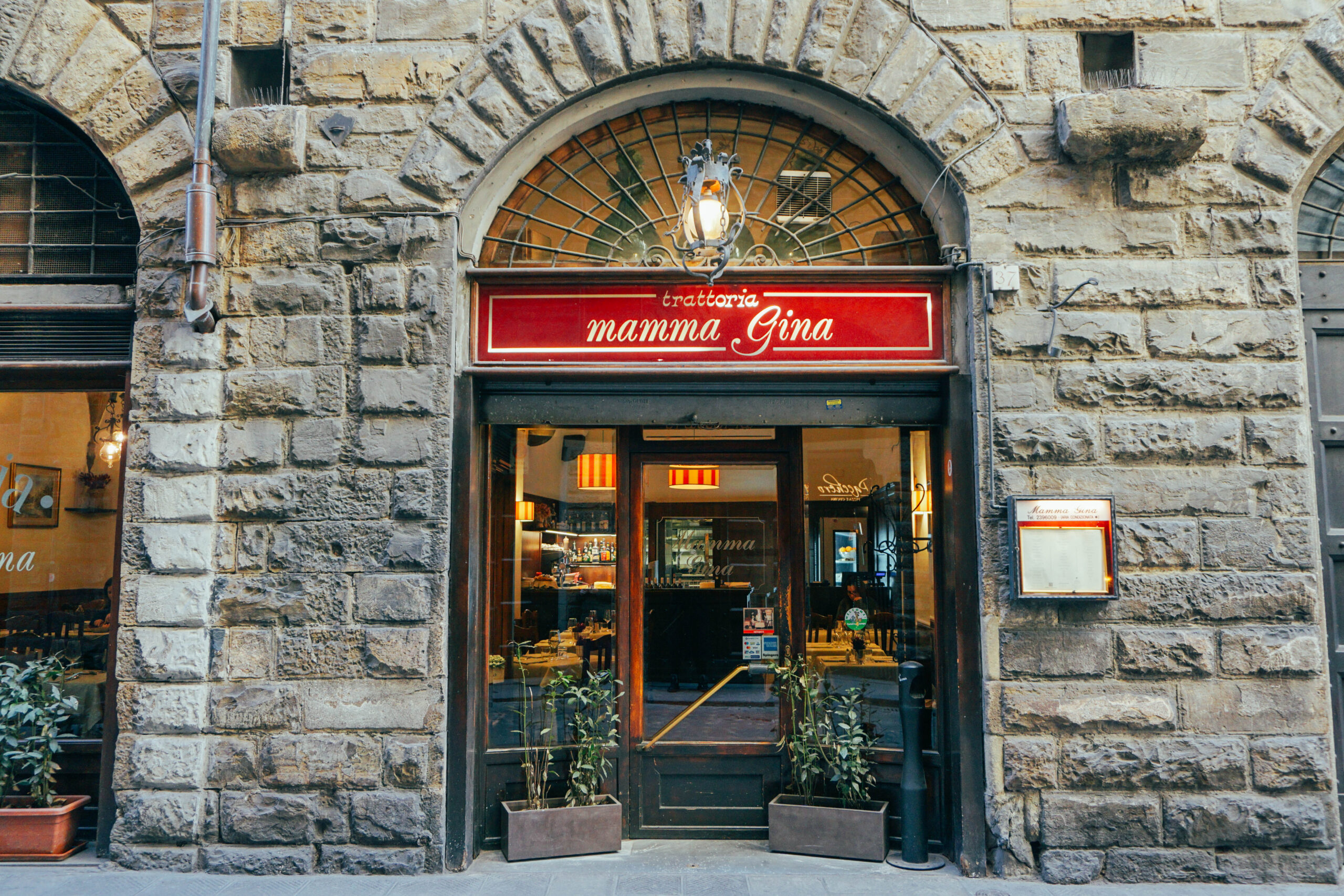 Trattoria Mamma Gina mangiare cucina toscana centro Firenze esterno