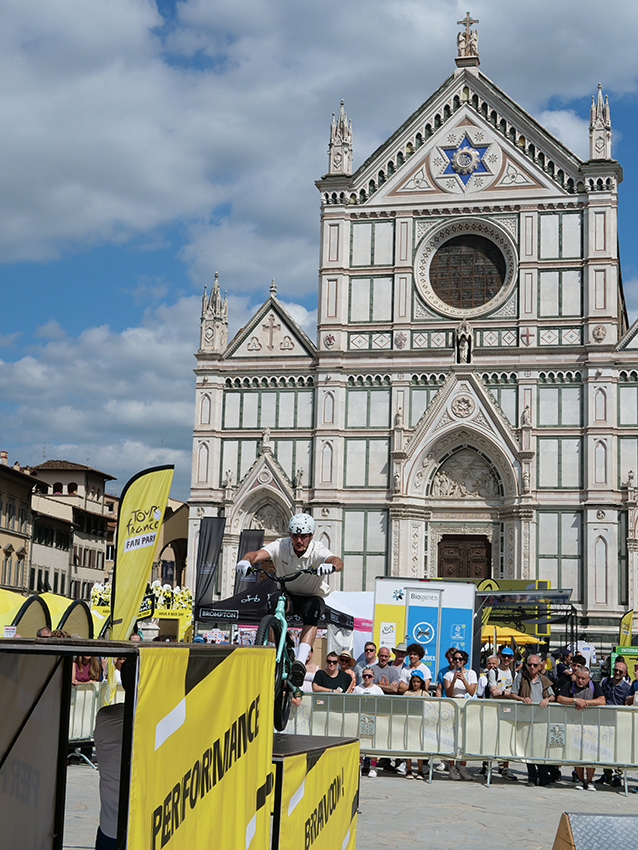 Tour de France 2024, le foto del "gran départ" a Firenze