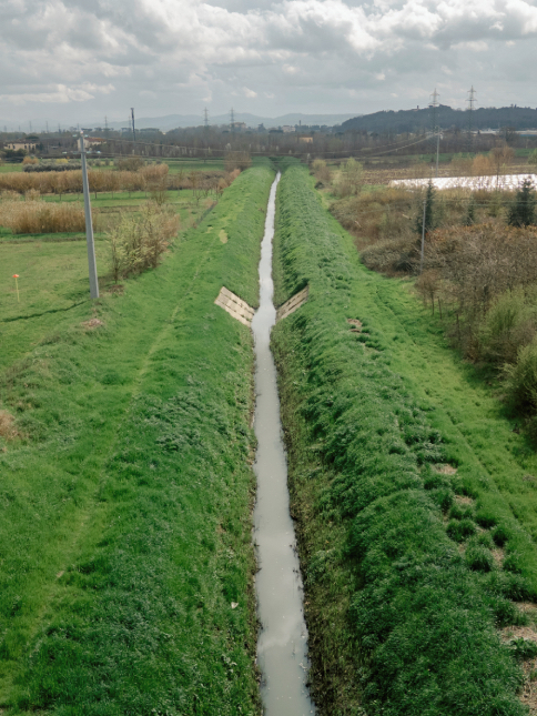 La zona del torrente Filimortula, dove sono stati rinvenuti almeno dieci bracieri, utilizzati per incenerire rifiuti tessili, è stata ribattezzata la "terra dei fuochi di Prato". 