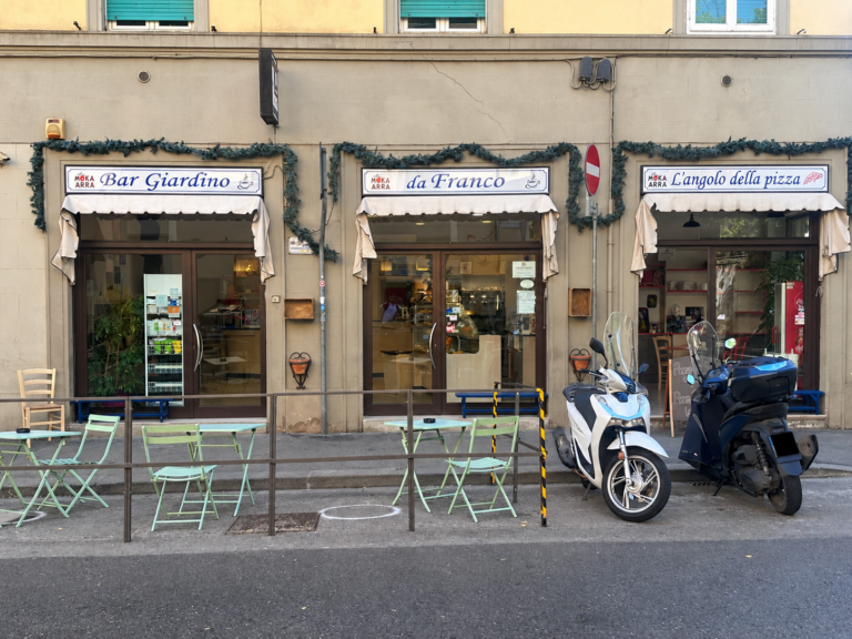 Bar Giardino alle Cure, uno dei bar di quartiere di Firenze