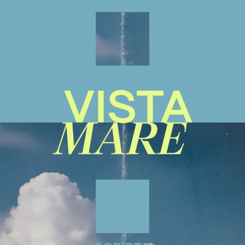 Locandina di Scripta 2026 "Vista Mare": la scritta gialla su un cielo azzurro che si apre sul mare